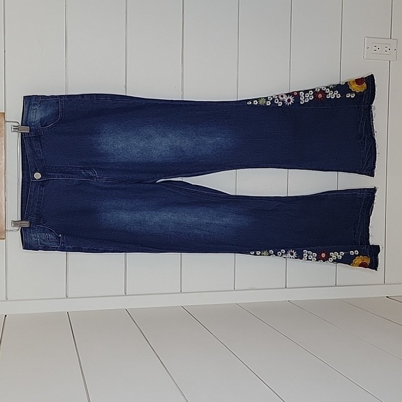 unbranded Denim - Unbranded 4XL (36" waist) distressed blue flare jeans with floral embroidery